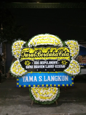 Papan Bunga Duka di Andey