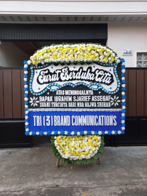 Papan Bunga Duka di Andey